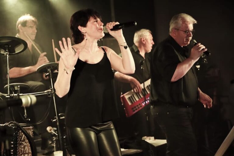 orchestre-avec-chanteuse